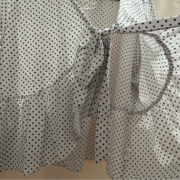 Self-Tie Black and White Polka Dot Cropped Tie-Front Peplum Top - Picture 5 of 9